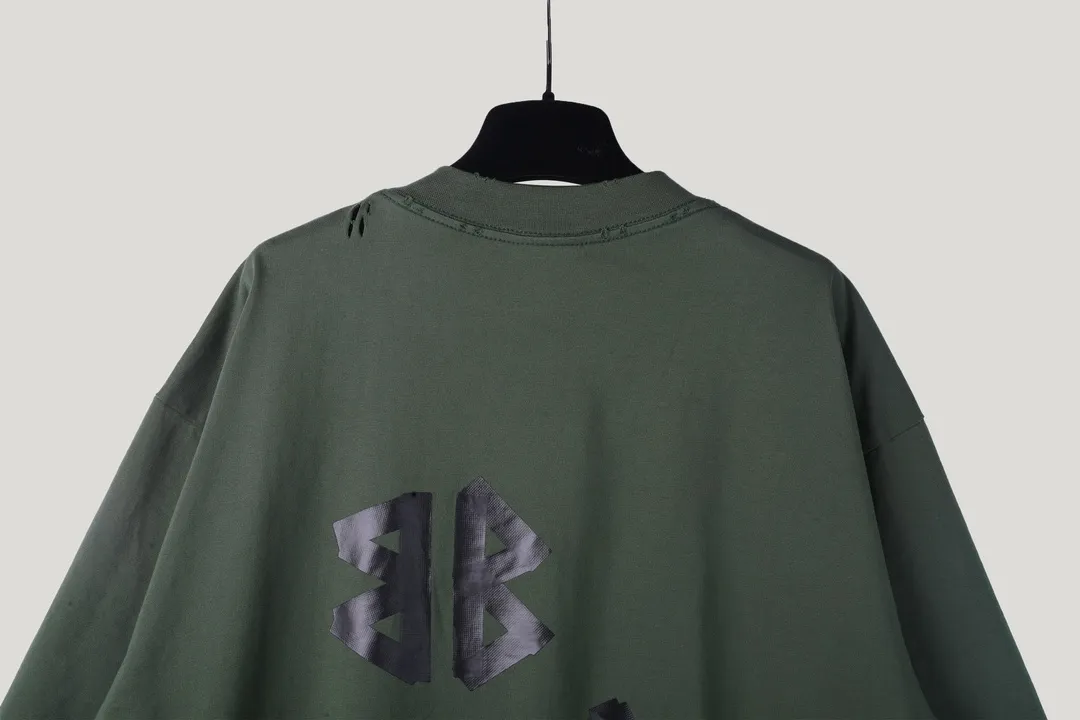 𝐁a𝐋en𝐂i𝐆a ：𝐁A𝐋EN𝐂IA𝐆A/ ； T ： 32 240 - # # 24ss Same Style ❗️❗️❗️ size：xs s m l
